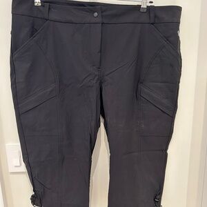 Black Sportive capri pants size 24